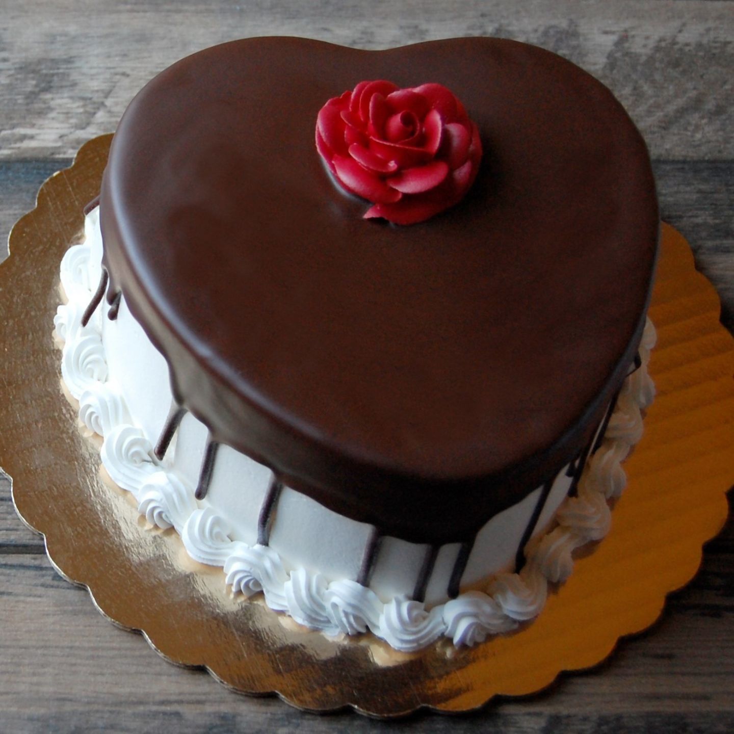 Ludger’s Valentine’s cake at Ludger’s Bavarian Cakery
